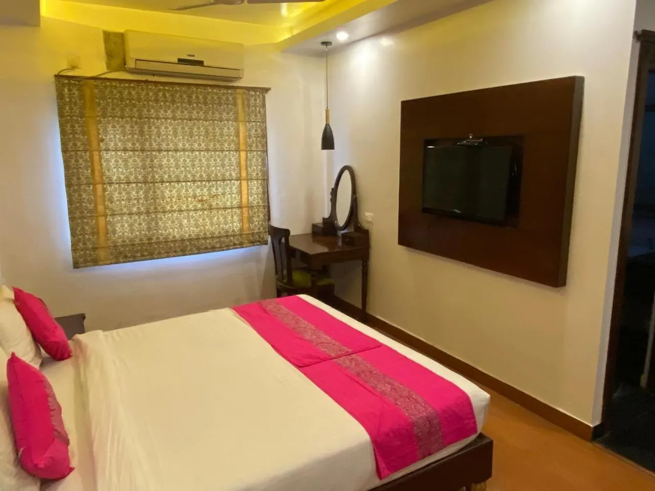 Hotelmaple Ridge Tajganj
