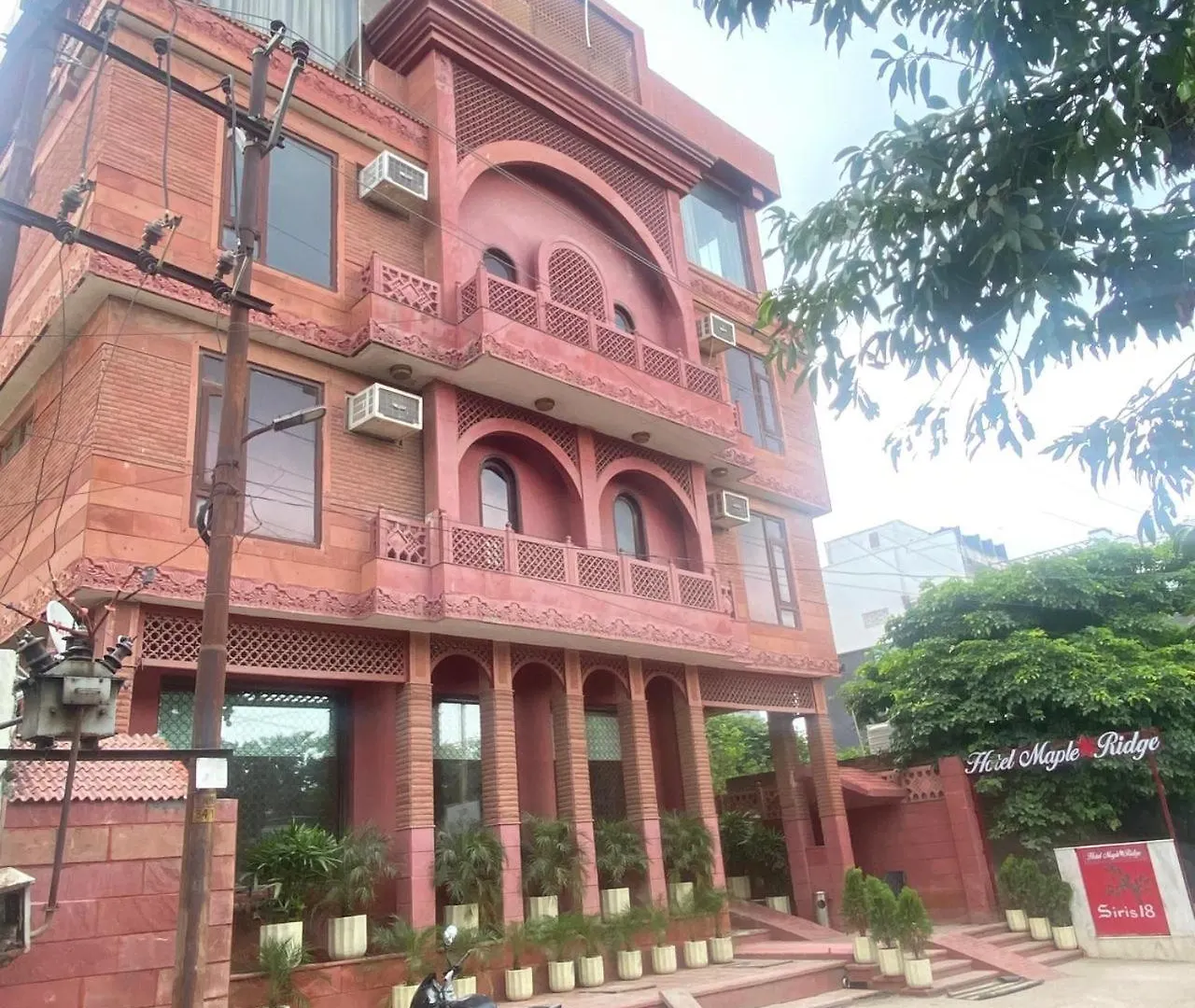 Hotelmaple Ridge Tajganj