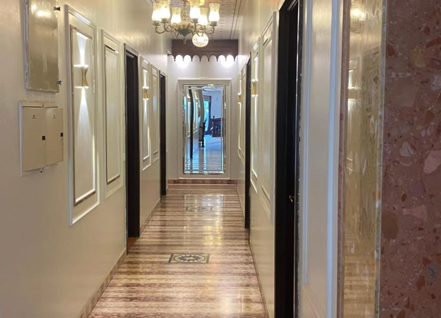 Hotelmaple Ridge Tajganj