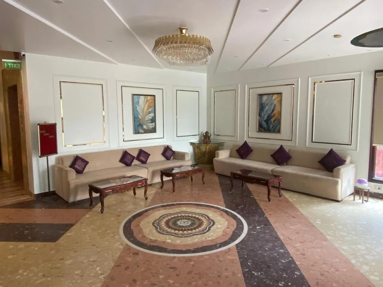Hotelmaple Ridge Tajganj Hotel
