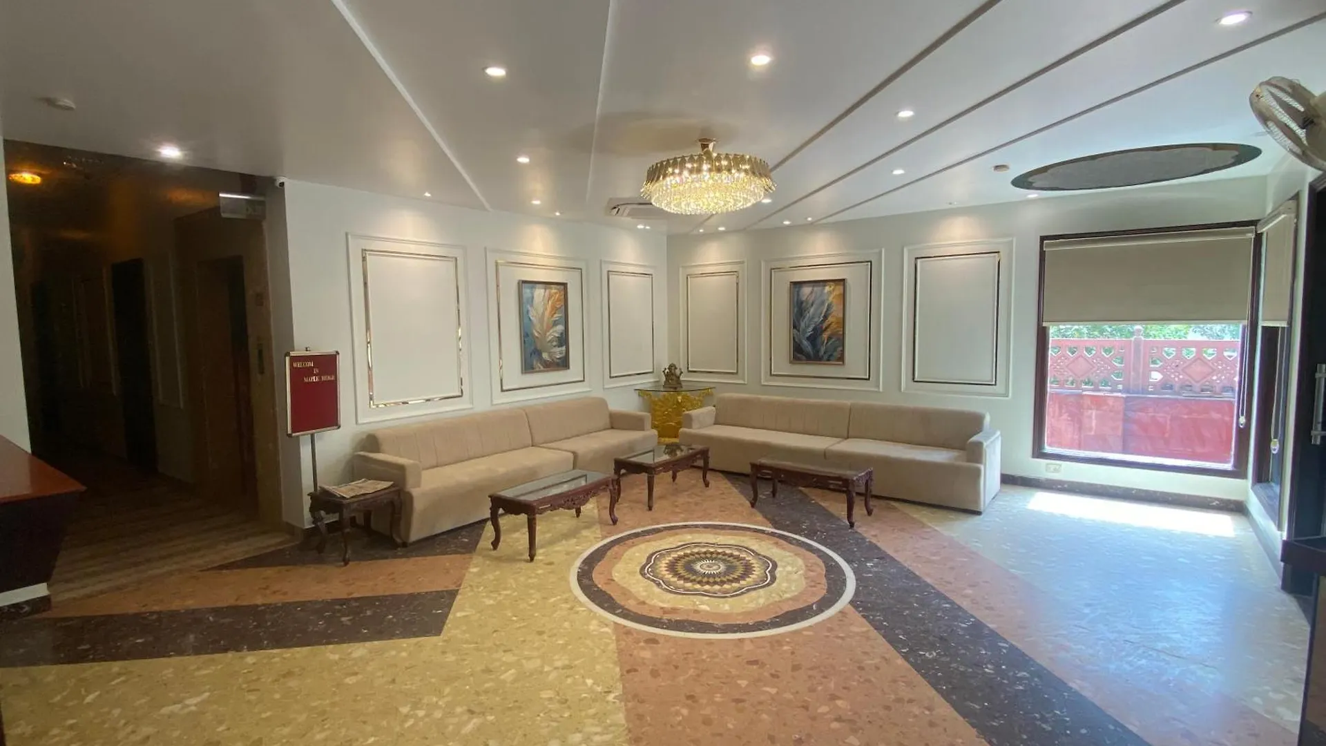 Hotelmaple Ridge Tajganj