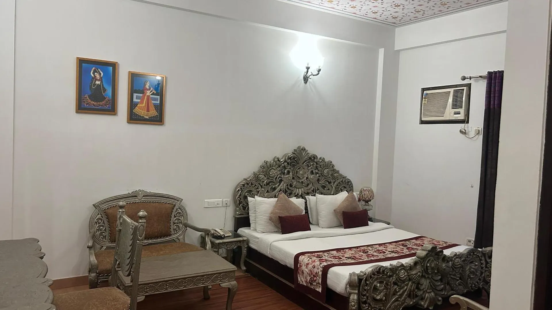 Hotel Hotelmaple Ridge Tajganj