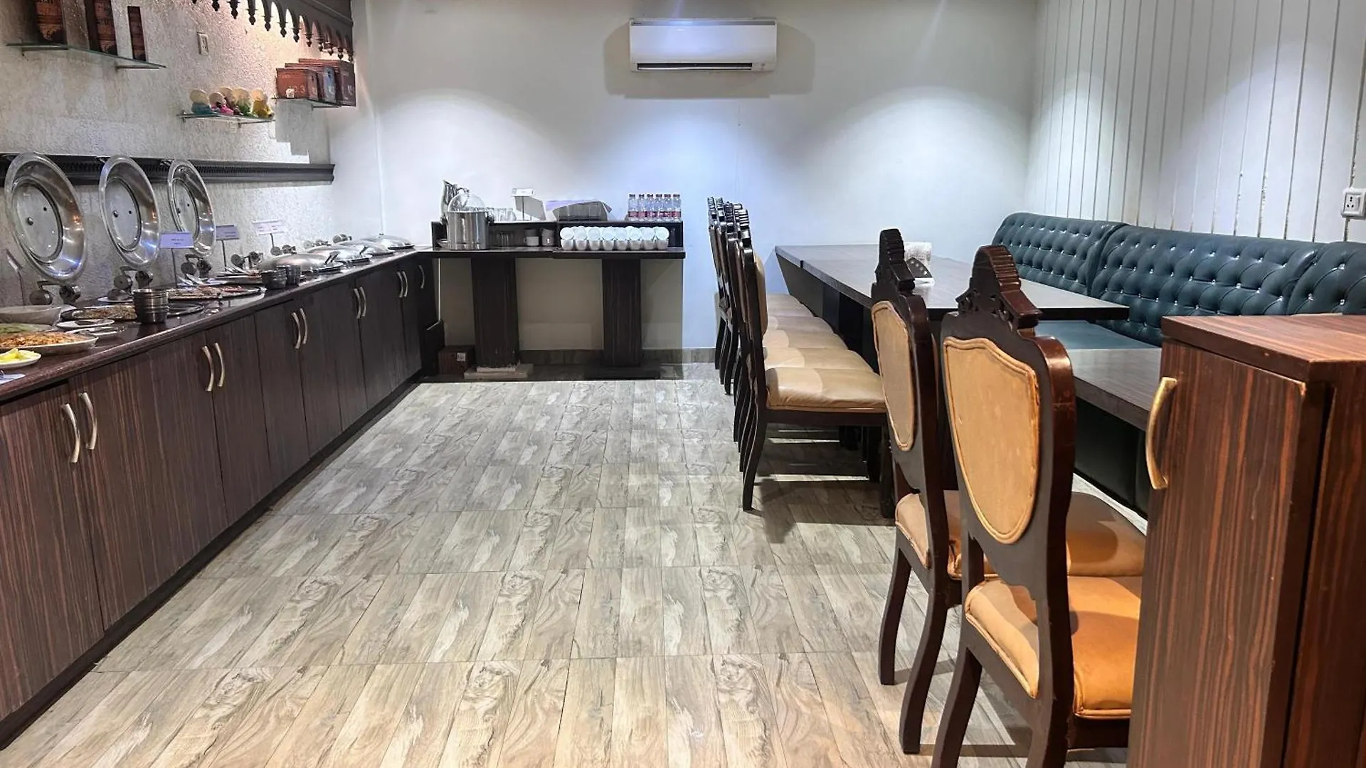 Hotelmaple Ridge Tajganj India